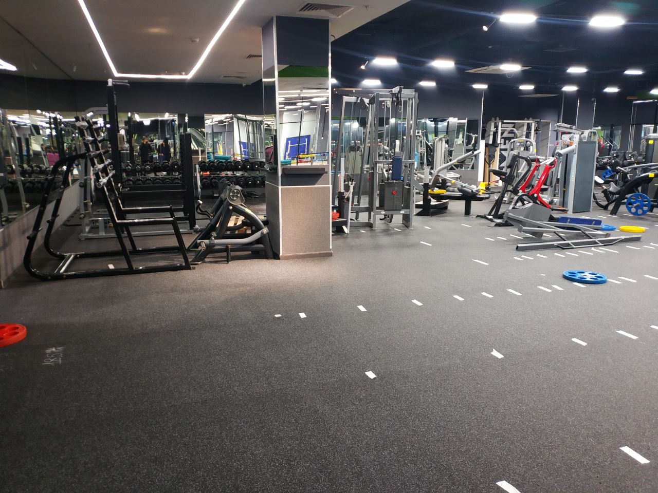 Укладка резинового покрытия