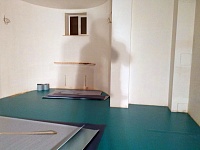 Укладка спортивного линолеума  Частный дом