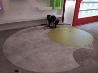 Укладка натурального линолеума дизайнерским способом -115 м2