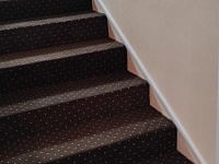 Укладка ковролина на ступени-15м2