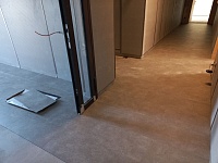 Укладка ПВХ плитки на клей и заливка нивелирующей смеси-4000м2