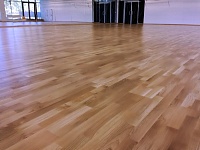 Укладка спортивной паркетной системы Фитнесмания Фитнес-клуб