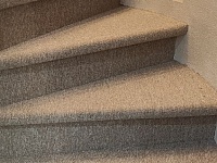 Укладка ковролина на ступени