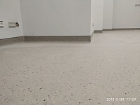 Укладка токопроводящего линолеума с заводом на стену  Медицинский центр
