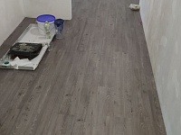 Укладка ПВХ плитки на клей-55м2