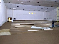 Укладка ковролина на сцену Созвездие Спортивный зал