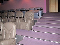 Укладка ковролина и монтаж кресел Времена года Кинотеатр
