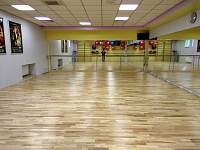 Укладка спортивного паркета, резинового покрытия и нанесение разметки World Class Фитнес-клуб