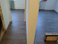 Укладка ПВХ плитки на клей-55м2