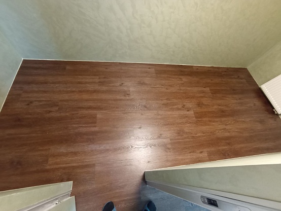 Укладка ПВХ плитки на клей-200м2