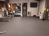 Укладка спортивного резинового покрытия Клуб Манго Спортивный зал