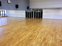 Укладка спортивной паркетной системы Фитнесмания Фитнес-клуб