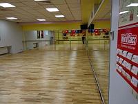 Укладка спортивного паркета, резинового покрытия и нанесение разметки World Class Фитнес-клуб