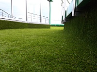 Укладка искусственной травы Domo на крыше