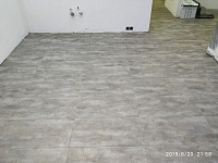 Укладка виниловой плитки  Частная квартира