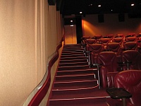 Укладка ковролина и монтаж кресел Времена года Кинотеатр