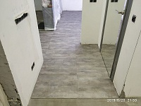 Укладка виниловой плитки  Частная квартира