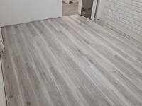 Укладка виниловой плитки  Частная квартира